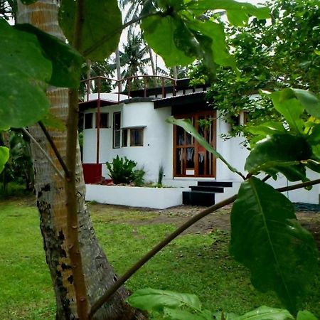 Somewhere Else Boutique Resort Мамбахао Экстерьер фото